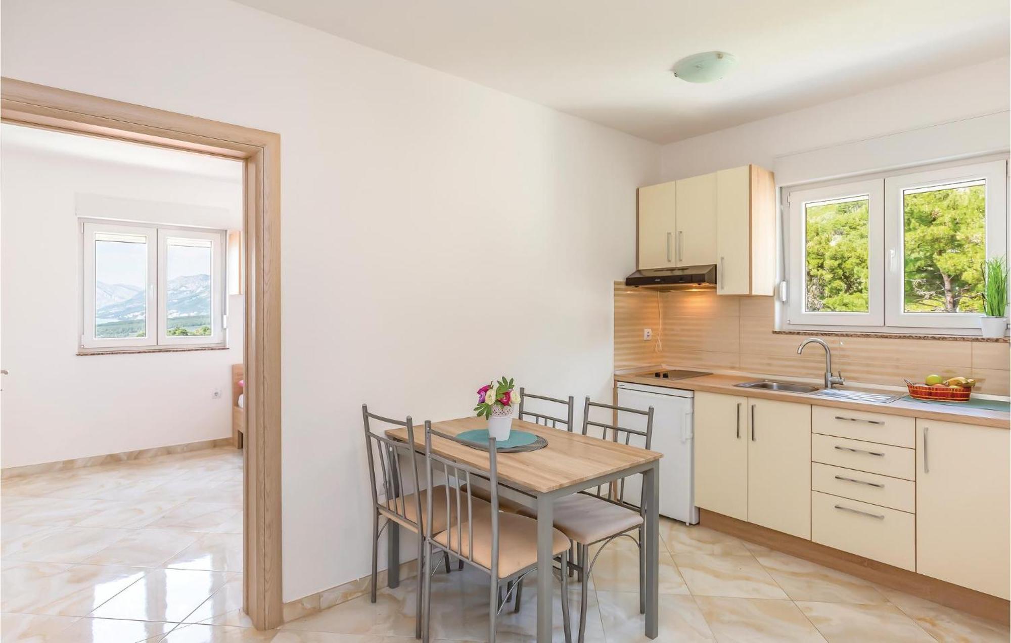 Awesome Apartment In Krvavica With Kitchen Екстериор снимка